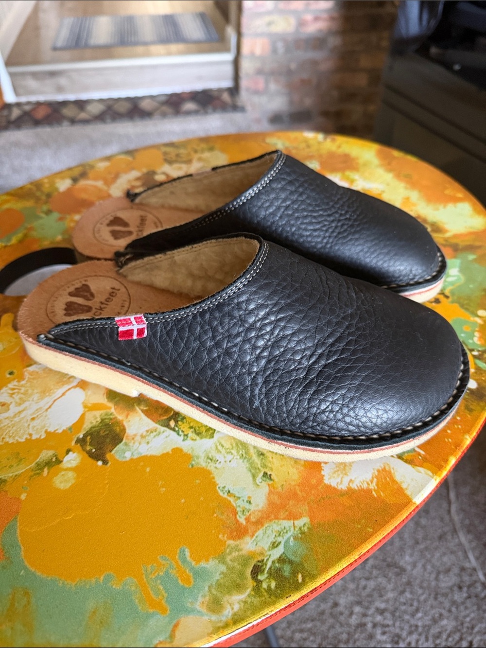 Duckfeet Unisex Black Leather Slip-On Mules/Clogs